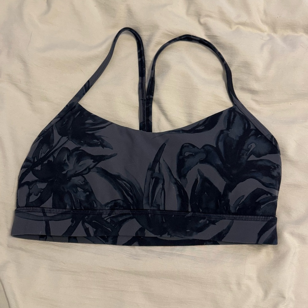 Lululemon Flow Y nulu sports bra